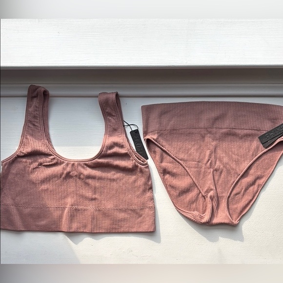 NWT SKIMS Ribbed Bralette and Panty Set - Mauve - Picture 1 of 1